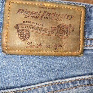 Diesel Jeans Size W34 L30 Style Larkee